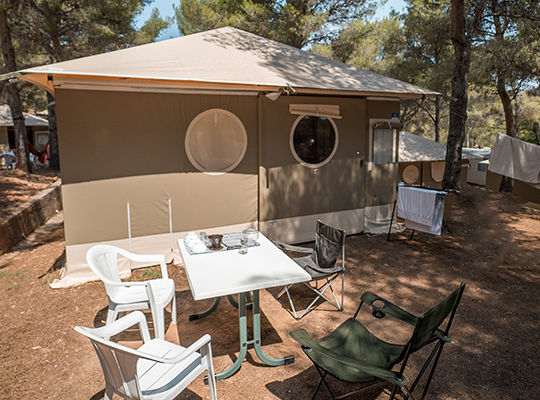 Bungalow tent, sleeps 4/6 without sanitary Le Pradet - 1